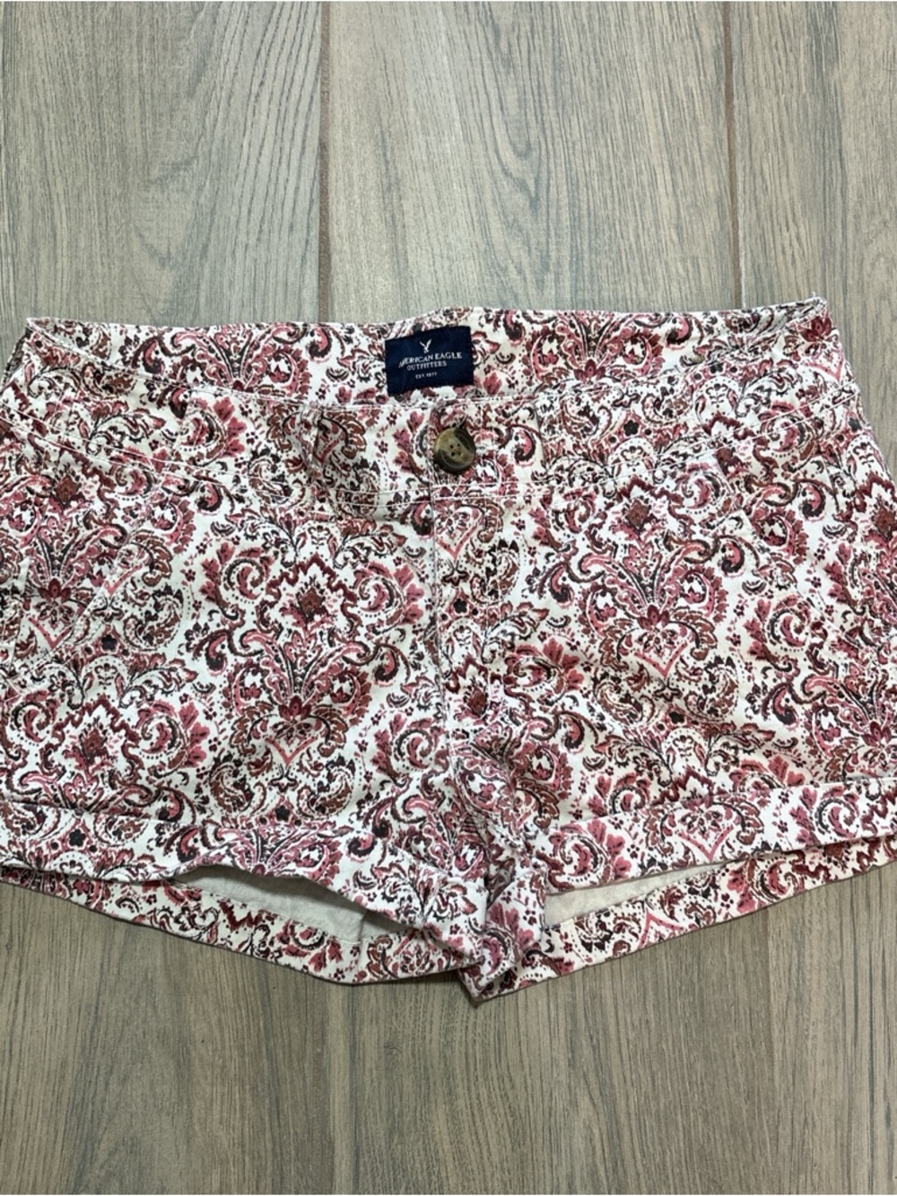 American Eagle Outfitters Printed Paisley Women’s Shorts - Pink/White size 6